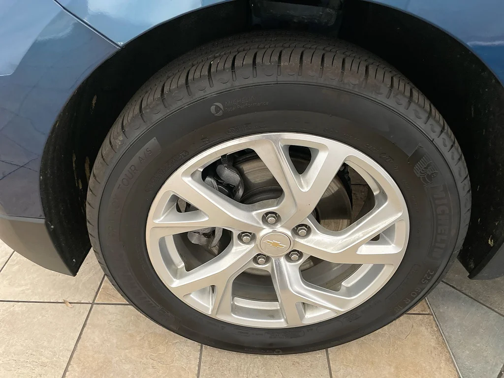 Used 2020 BLUE Chevrolet LT image 32
