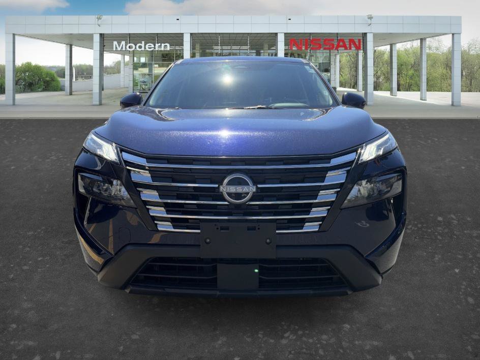 Used 2025 Deep Ocean Blue Pearl Nissan SV image 8