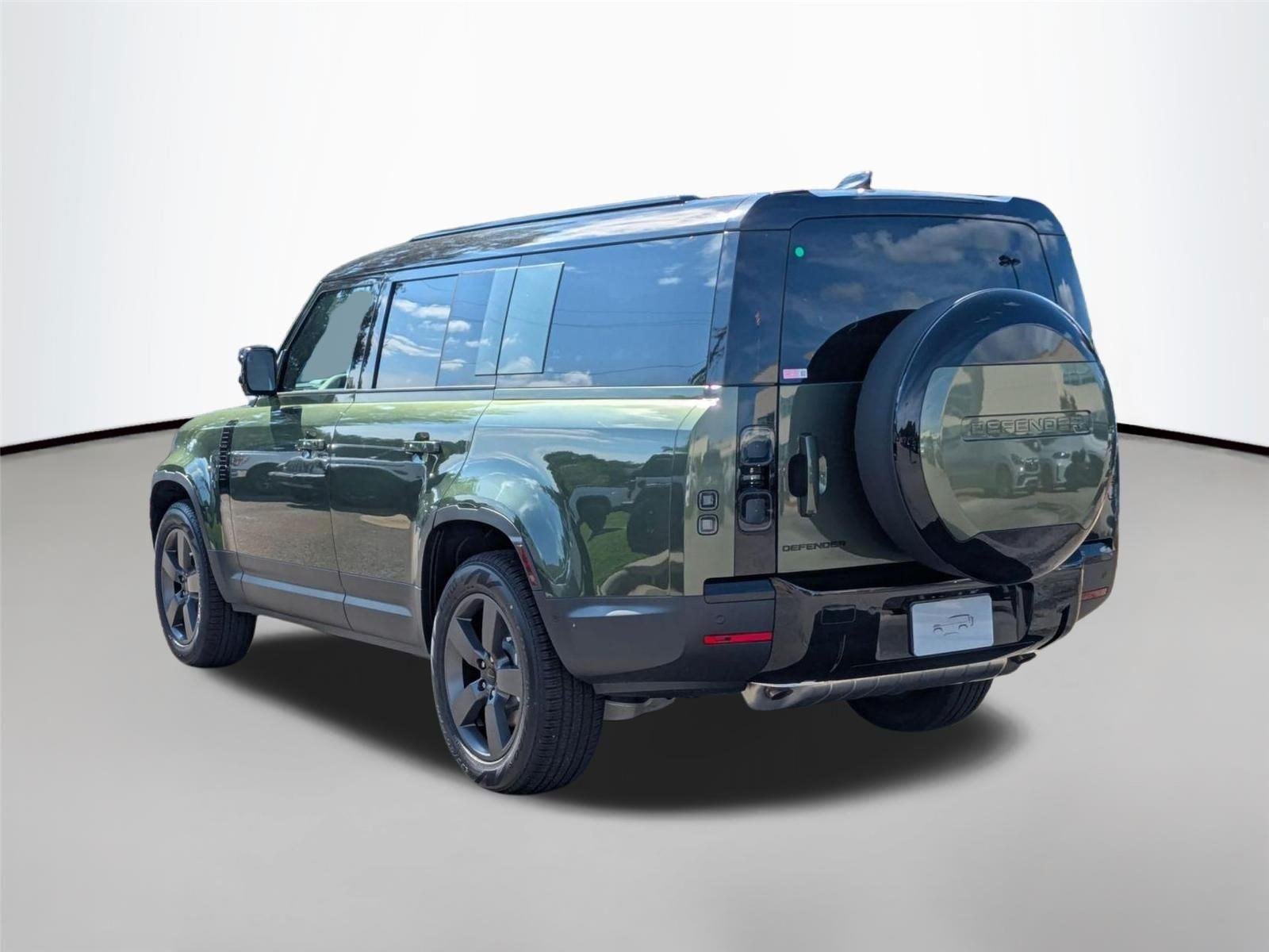 New 2026 Woolstone Green Land Rover S image 7