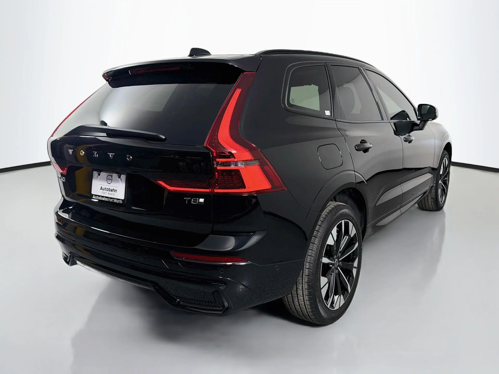 New 2026 Onyx Black Volvo Plus image 5