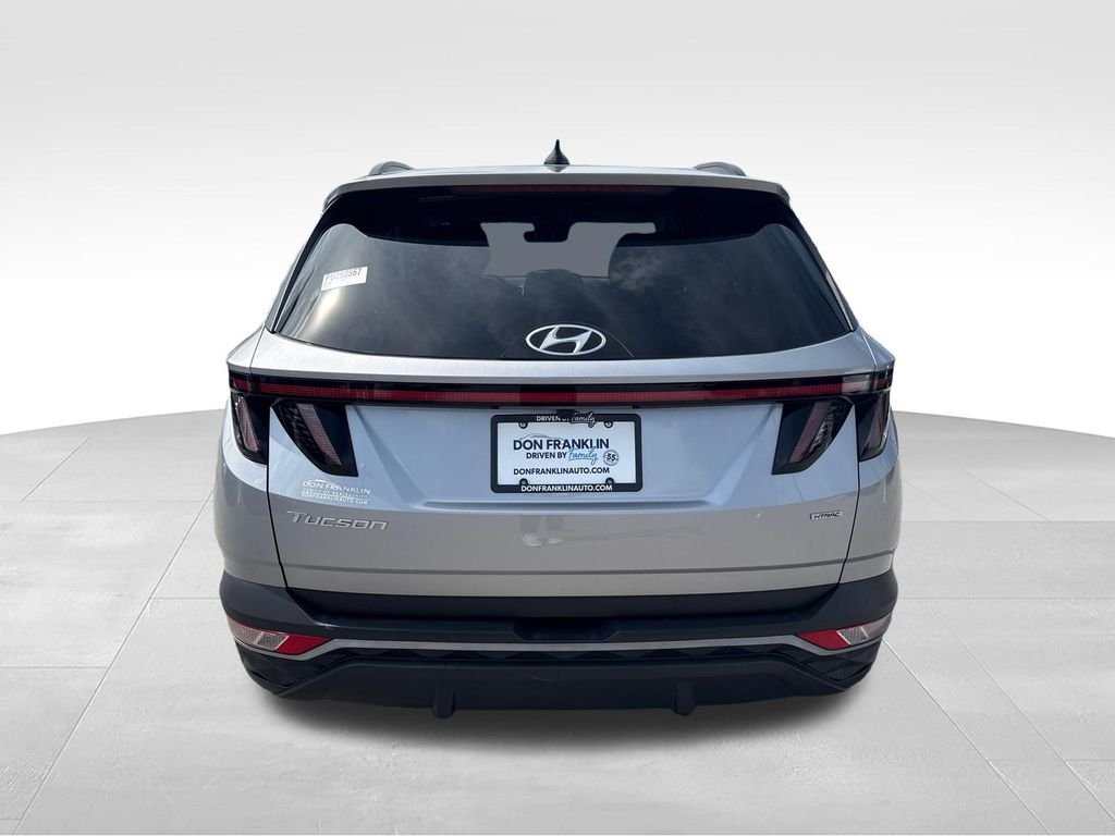 Used 2023 Silver Hyundai SEL image 4