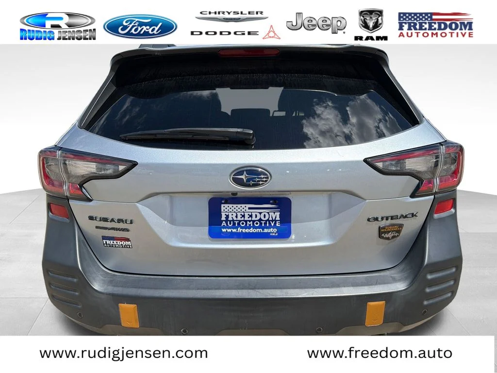 Used 2022 Ice Silver Metallic Subaru Wilderness image 4