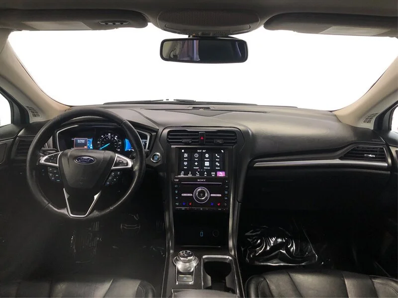 Used 2018 Oxford White Ford Titanium image 23