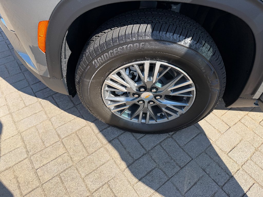 New 2027 Sterling Gray Metallic Chevrolet LT image 14