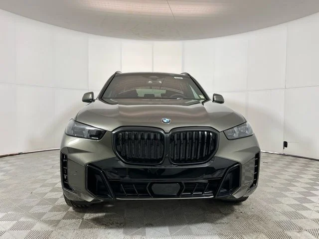 Used 2026 Manhattan Green Metallic BMW xDrive40i image 2