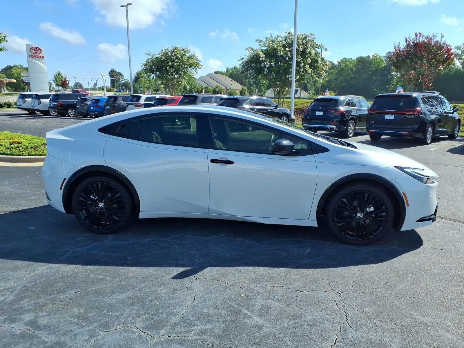 Used 2025 Wind Chill Pearl Toyota Nightshade image 12