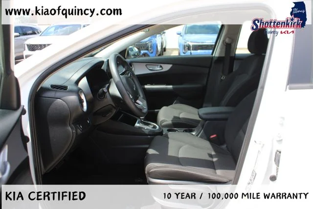 Used 2024 White Kia LXS image 10