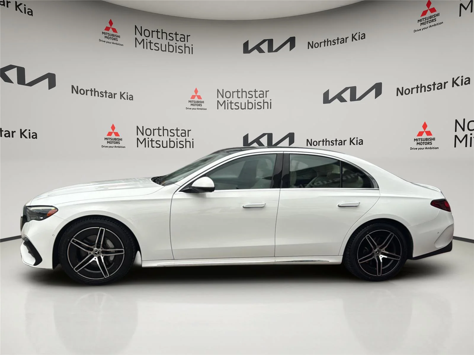 Used 2025  Mercedes-Benz E 350 image 3