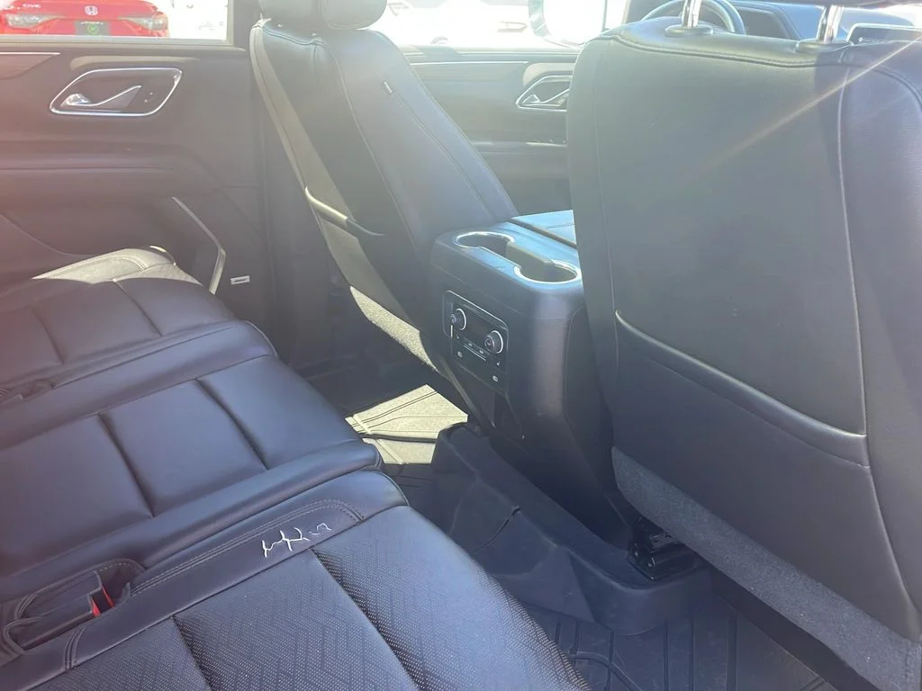 Used 2021 Iridescent Pearl Tricoat Chevrolet High Country image 23