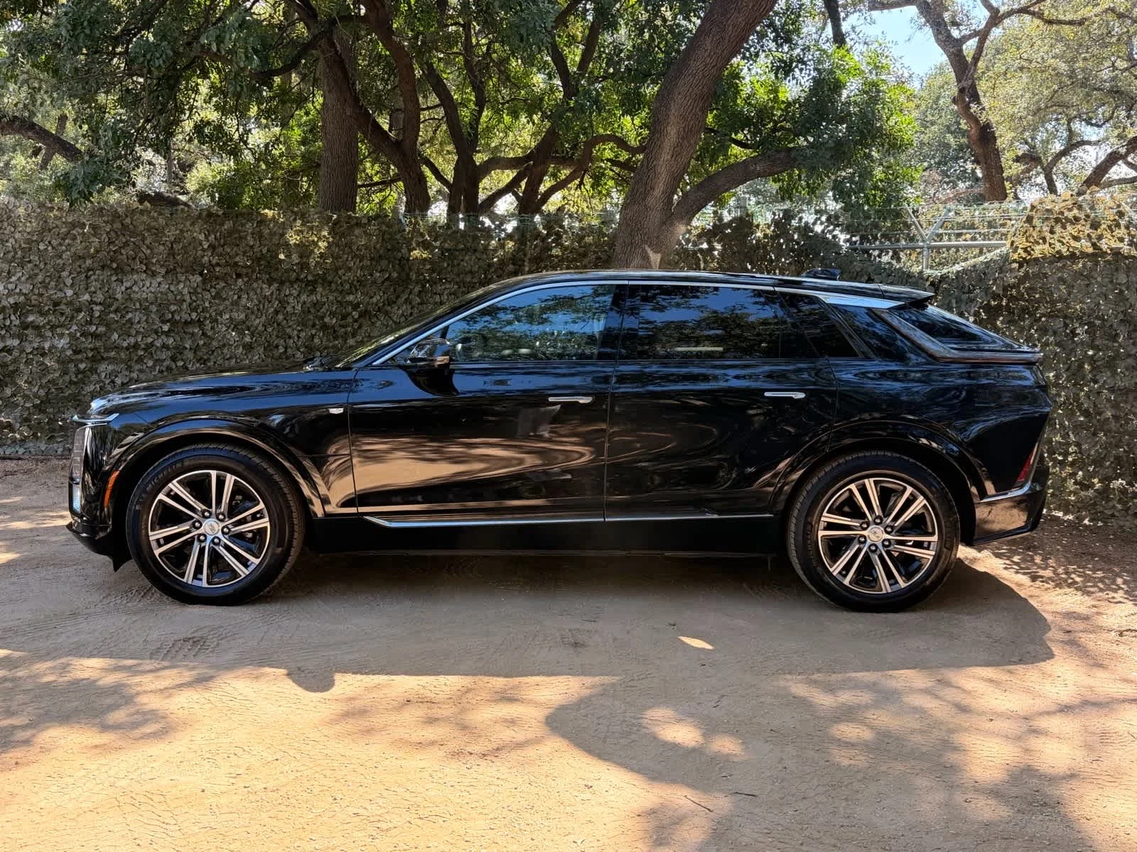 Used 2024 Cadillac LYRIQ Luxury 1 with VIN 1GYKPPRL7RZ143458 for sale in San Antonio, TX