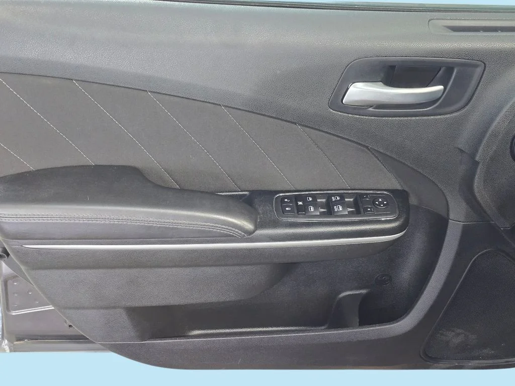 Used 2023 Gray Dodge SXT image 32