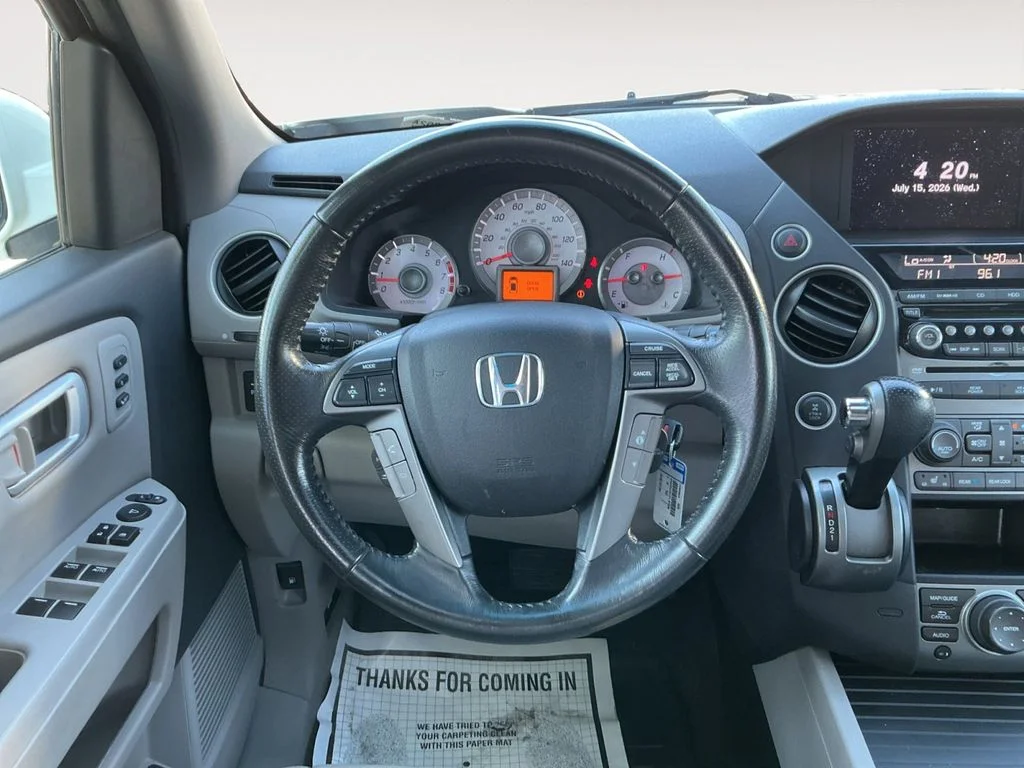 Used 2013 White Honda Touring image 13