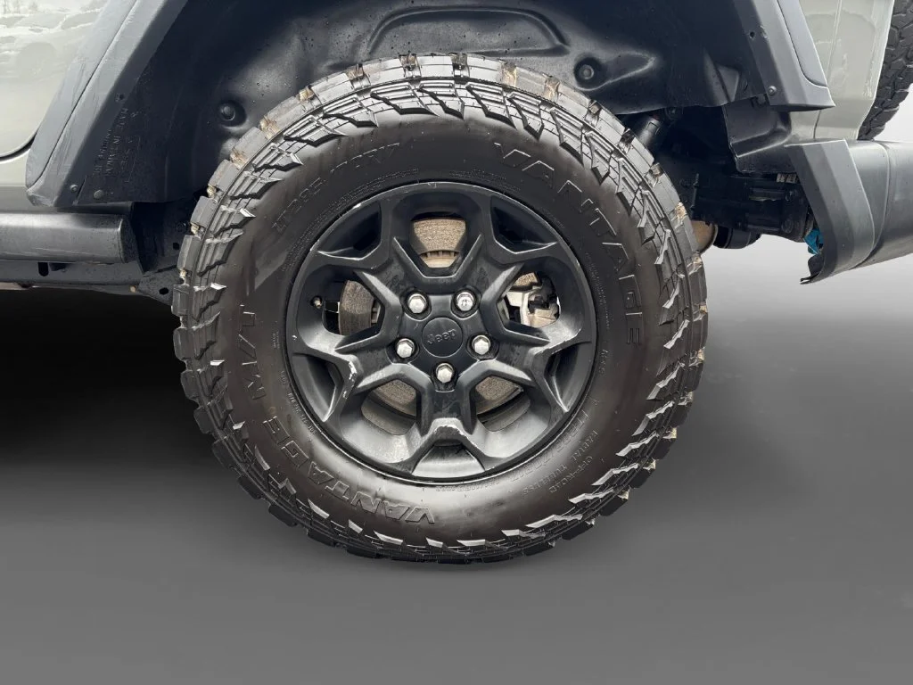 Used 2021 Gray Jeep Unlimited Rubicon 4xe image 9