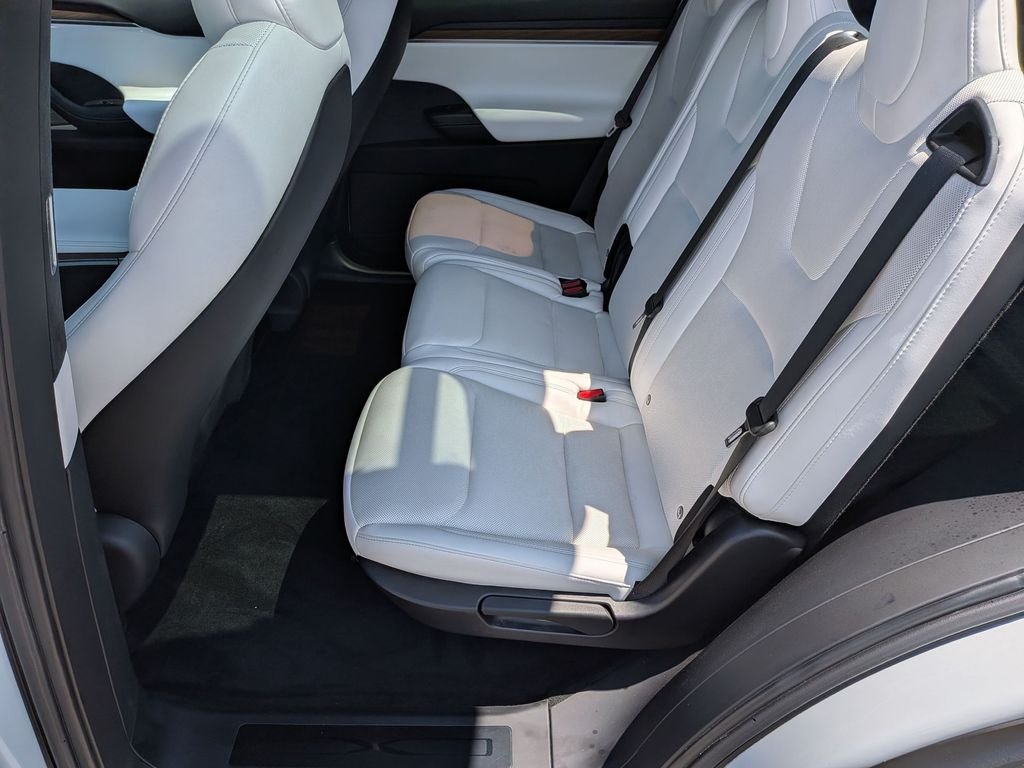 Used 2023 White Tesla Standard Range image 25