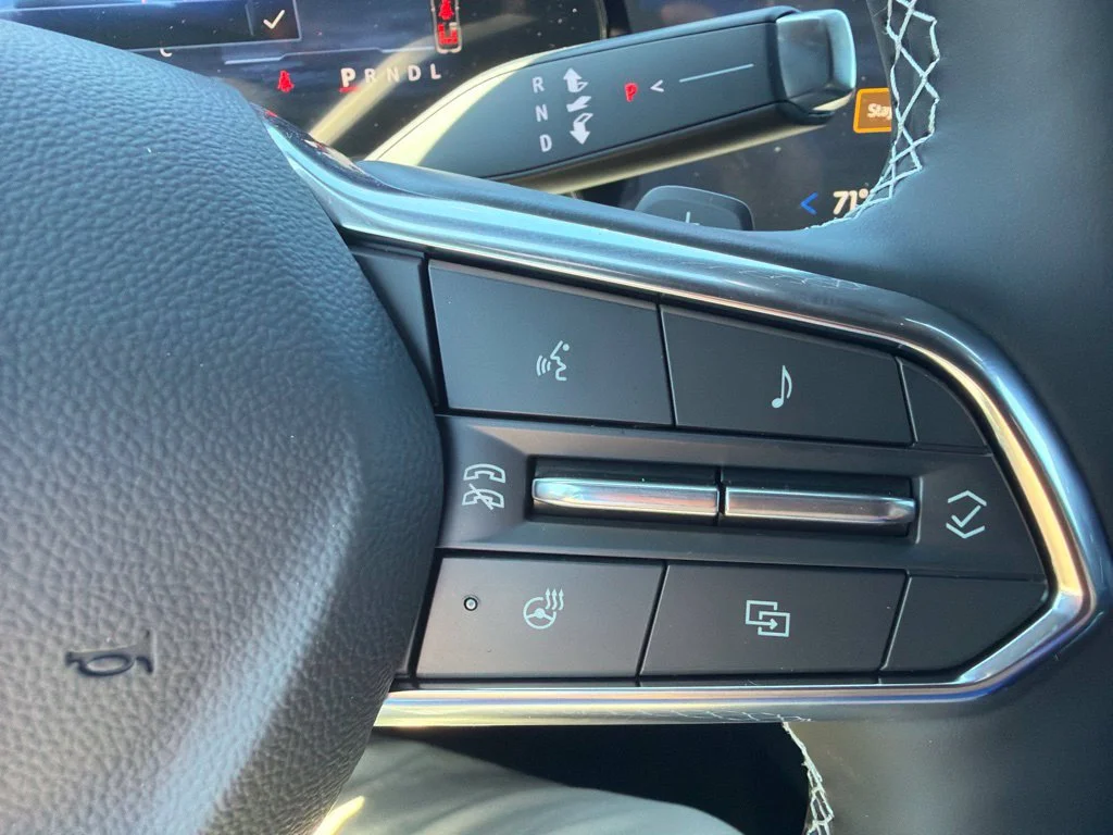 New 2027 Summit White Chevrolet LT image 15