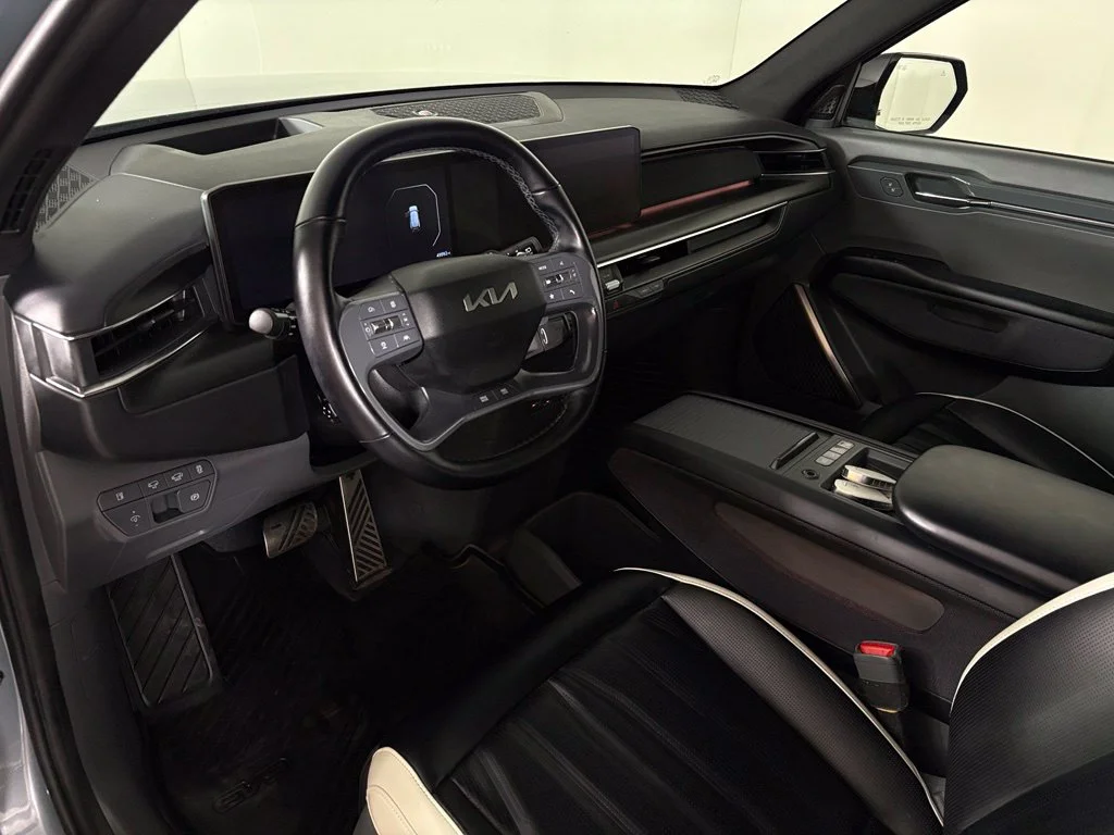 Used 2024 Green Kia GT-Line image 16