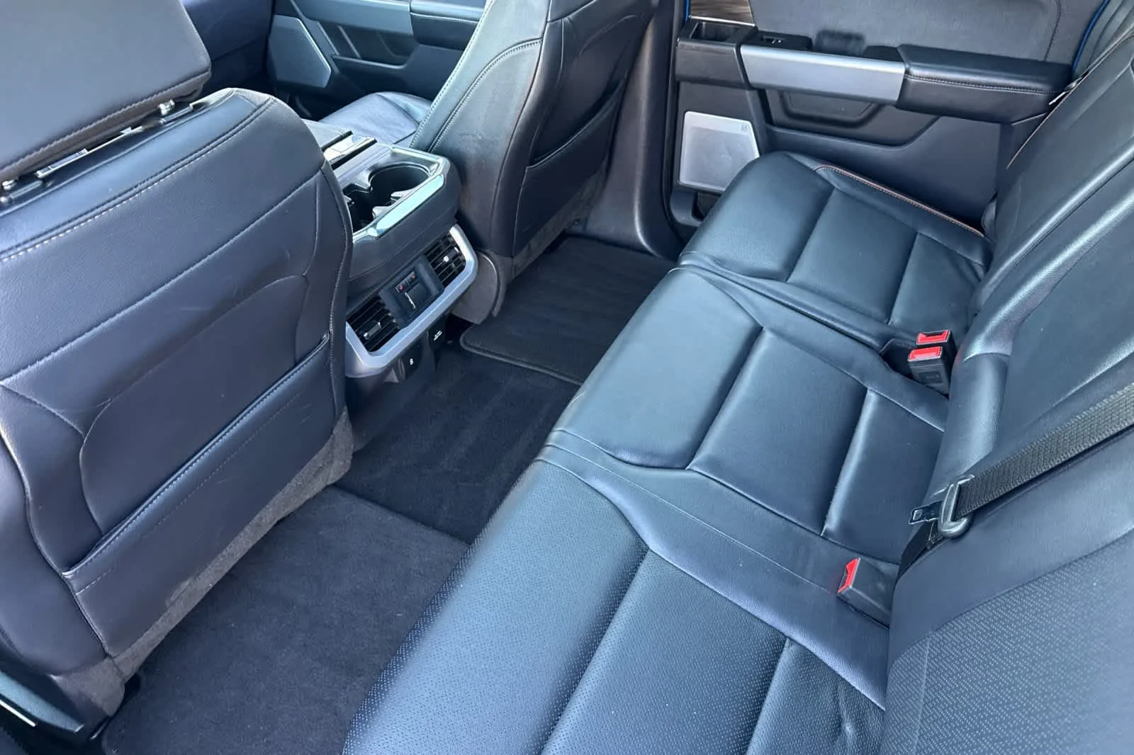 Certified Used 2024 Atlas Blue Metallic Ford LARIAT image 4