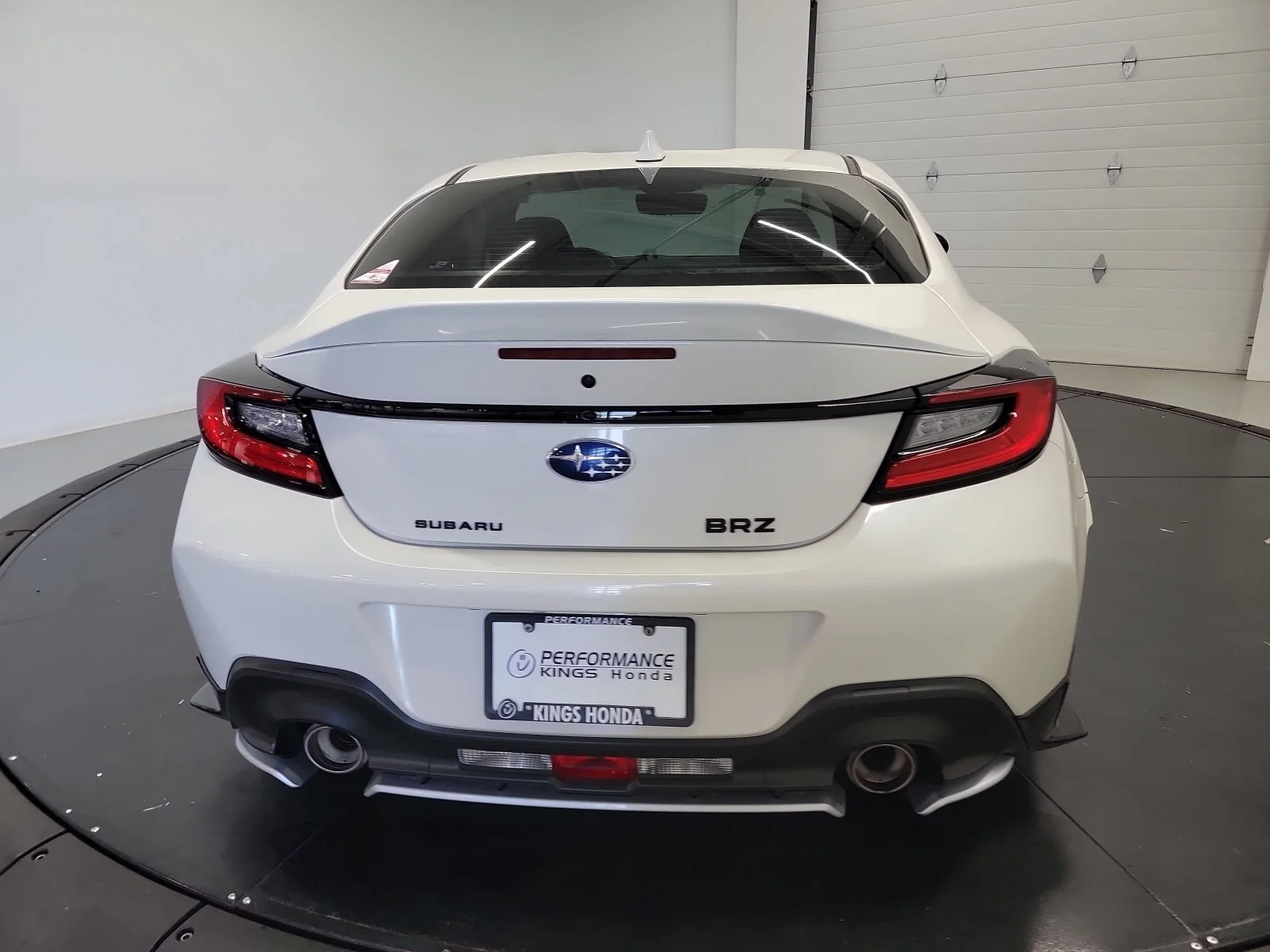 Used 2023 Crystal White Pearl Subaru Limited image 6