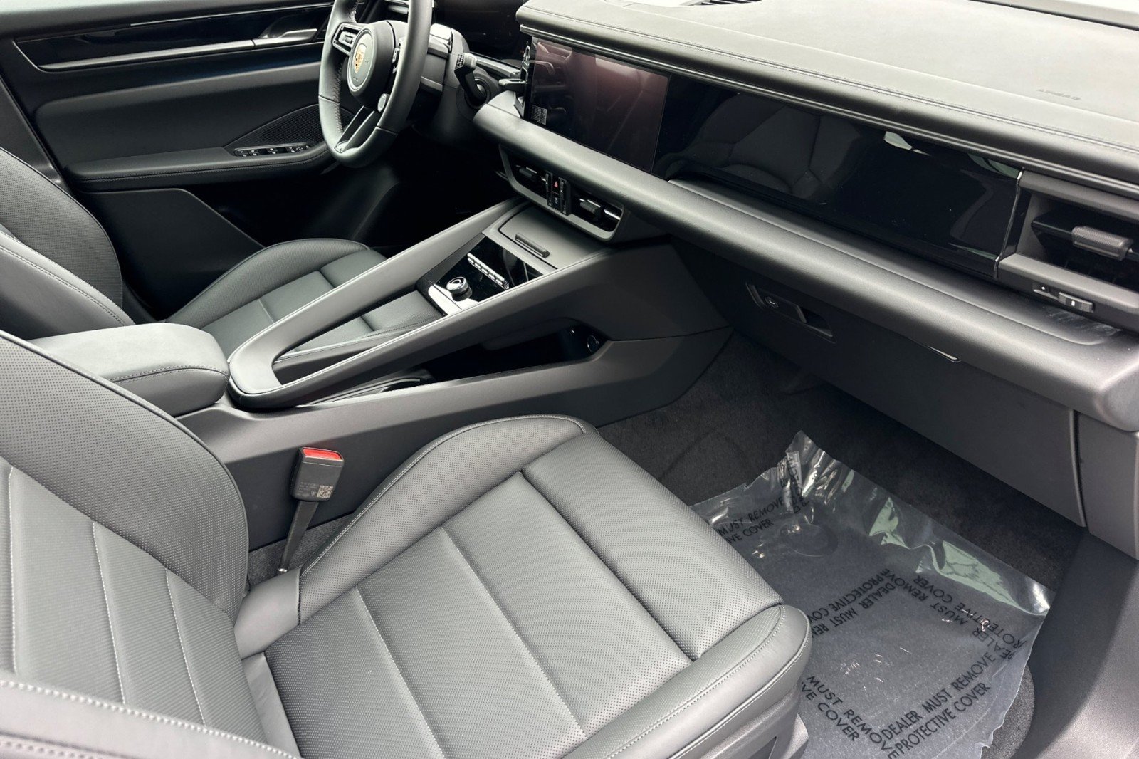 2026 Porsche Macan Base - Photo 16