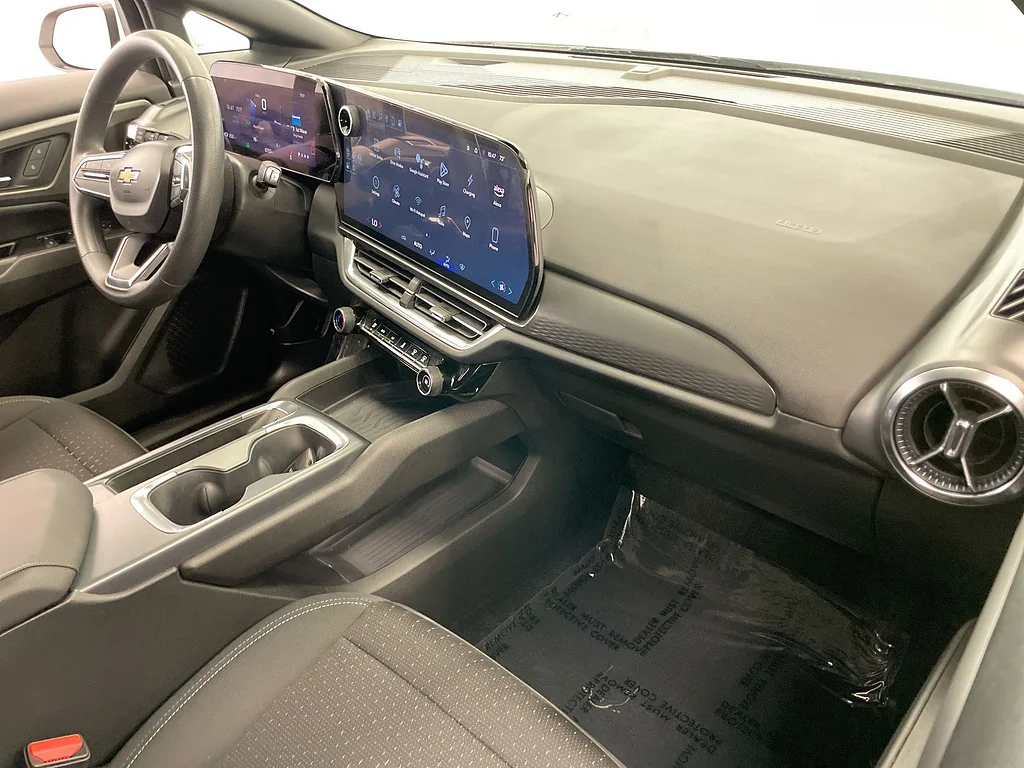 Used 2025 Summit White Chevrolet LT image 27