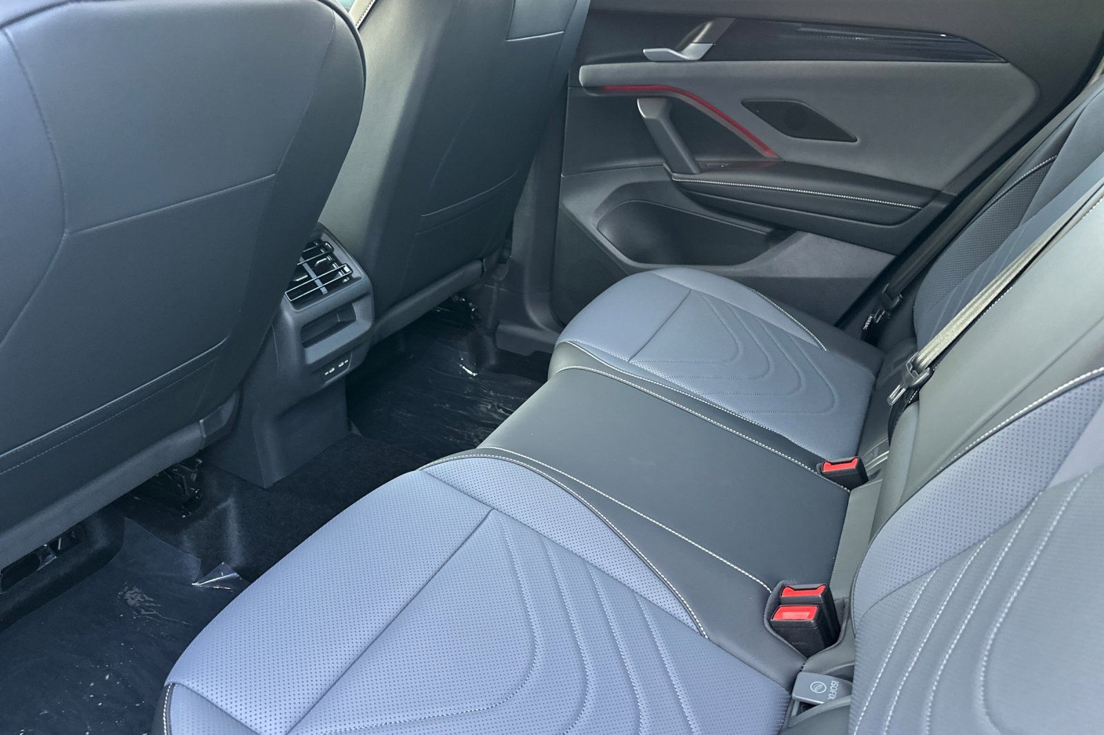 New 2026 Monterey Blue Pearl Volkswagen SE image 12