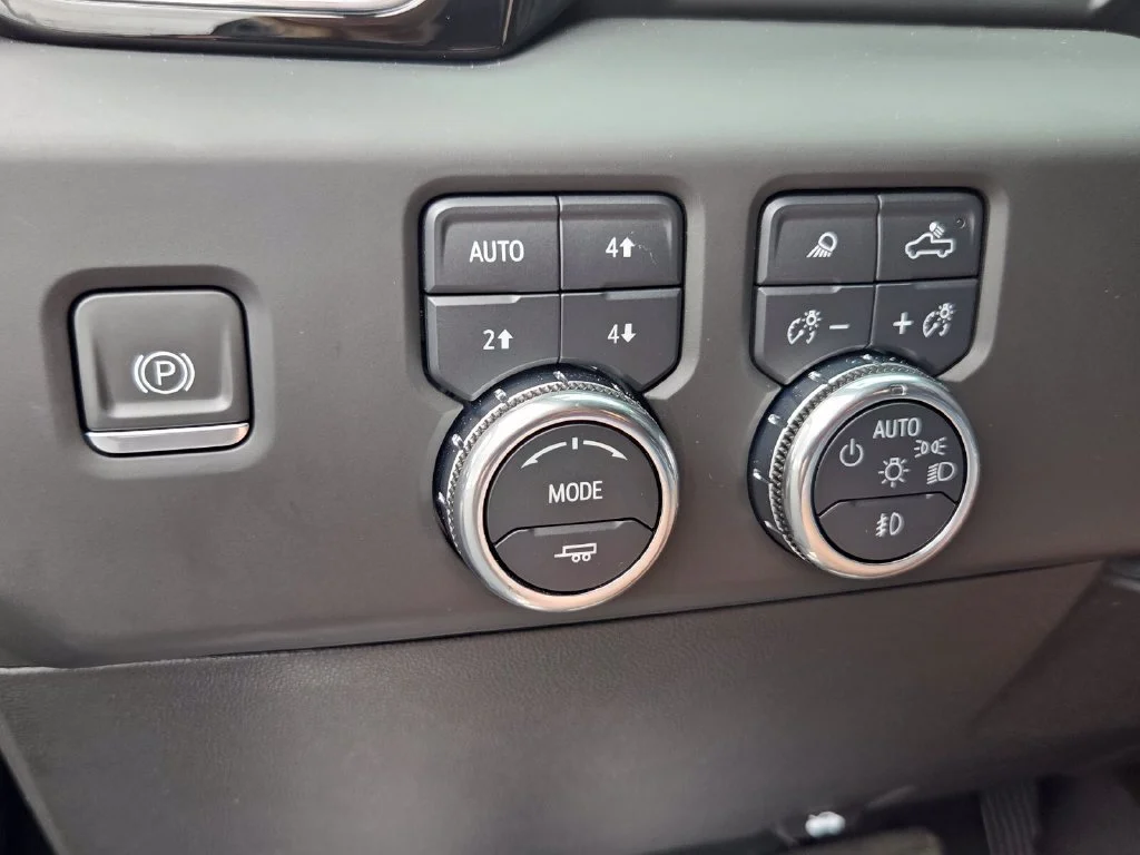 Used 2024 Onyx Black GMC Denali image 29