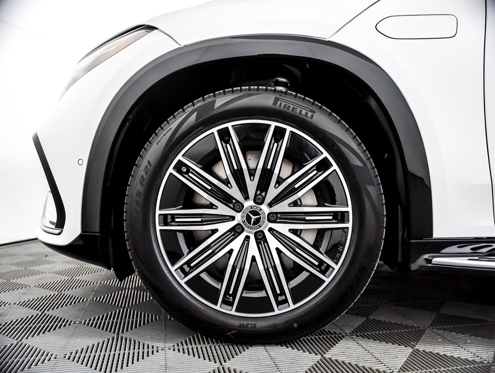 New 2026 Polar White Mercedes-Benz EQS 400 image 4