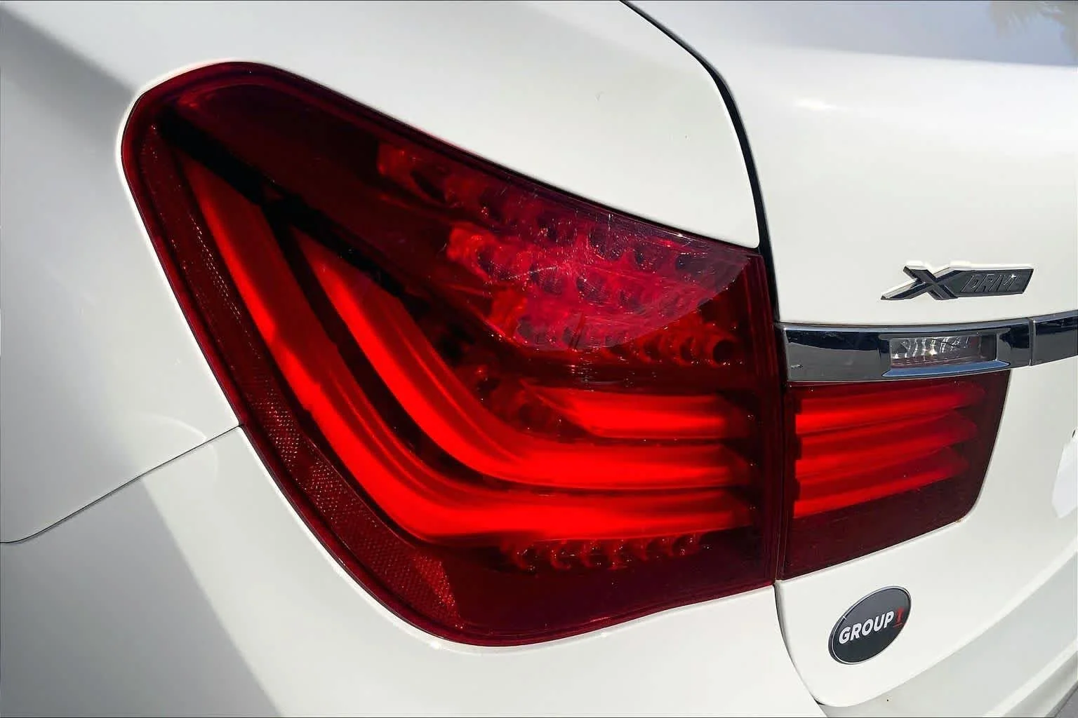 Used 2015 Alpine White BMW 750Li xDrive image 28