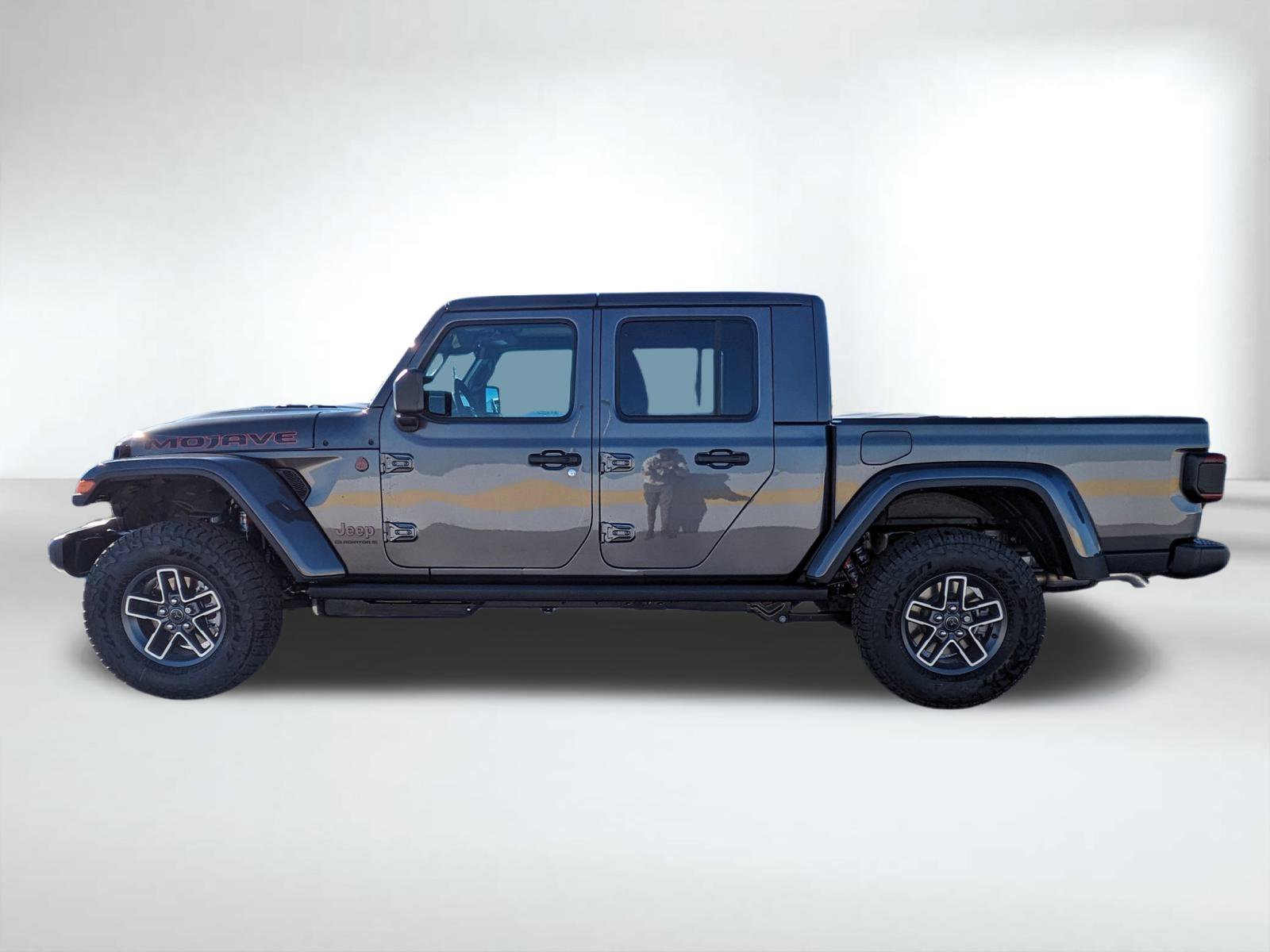 New 2026 Granite Crystal Metallic Clear-Coat Exterior Paint Jeep Mojave image 7