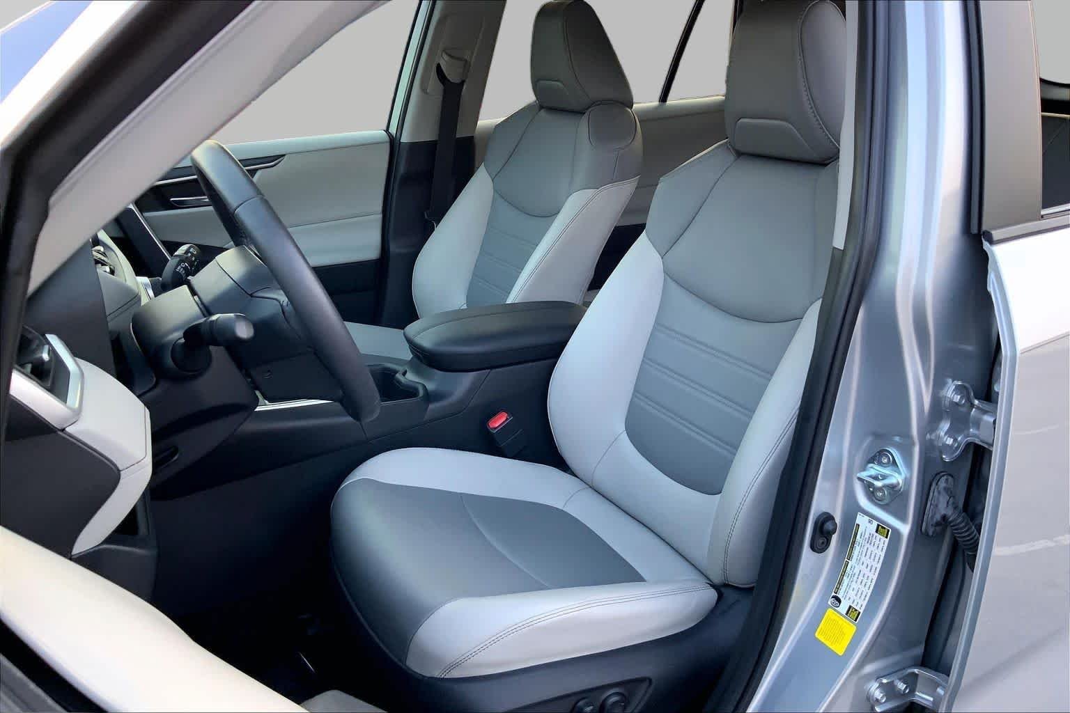 Used 2024 Silver Sky Metallic Toyota XLE Premium image 8
