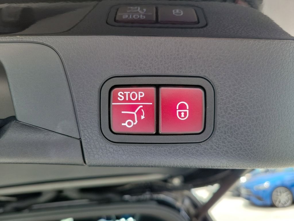 Certified Used 2022 Black Mercedes-Benz GLB 250 image 10