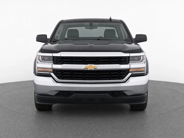 Used 2019 Gray Chevrolet LT image 2