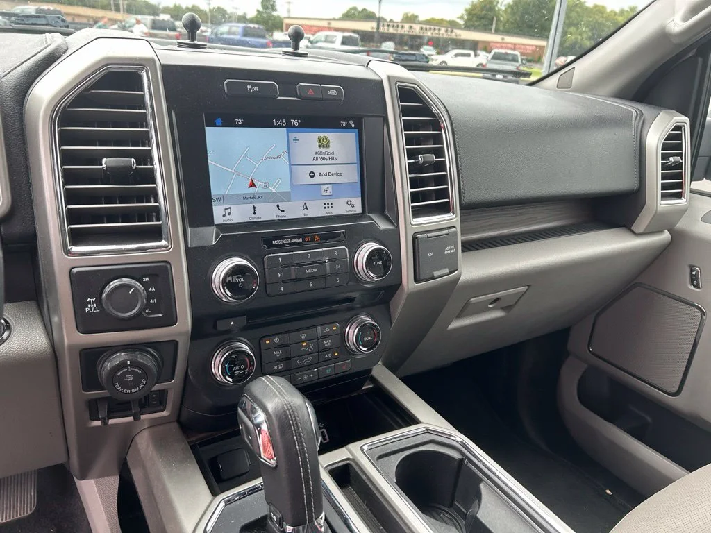 Used 2016 White Platinum Clearcoat Metallic Ford Lariat image 16