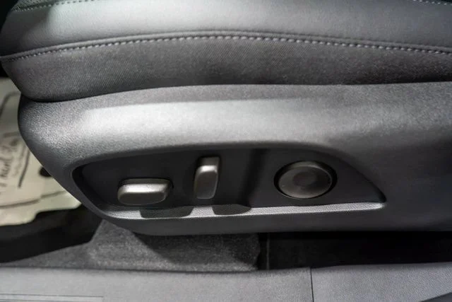 2027 Chevrolet Equinox LT - Photo 14