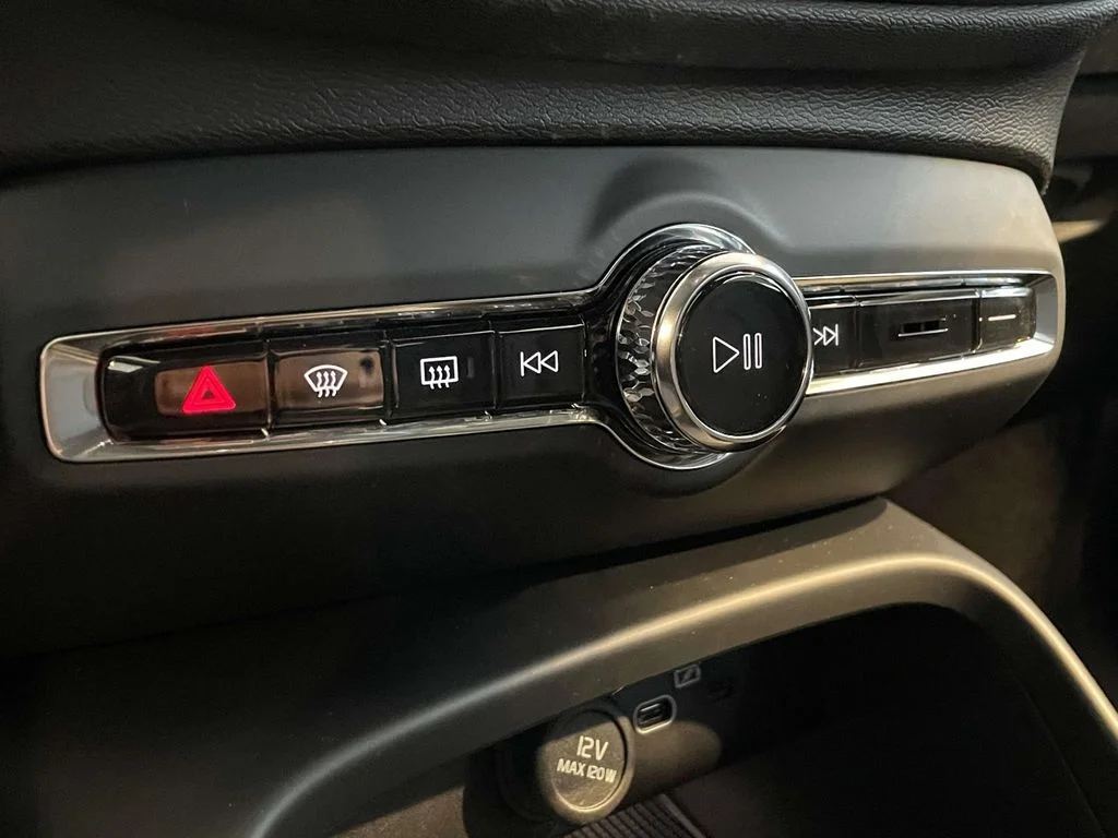 2026 Volvo XC40 Core - Photo 29