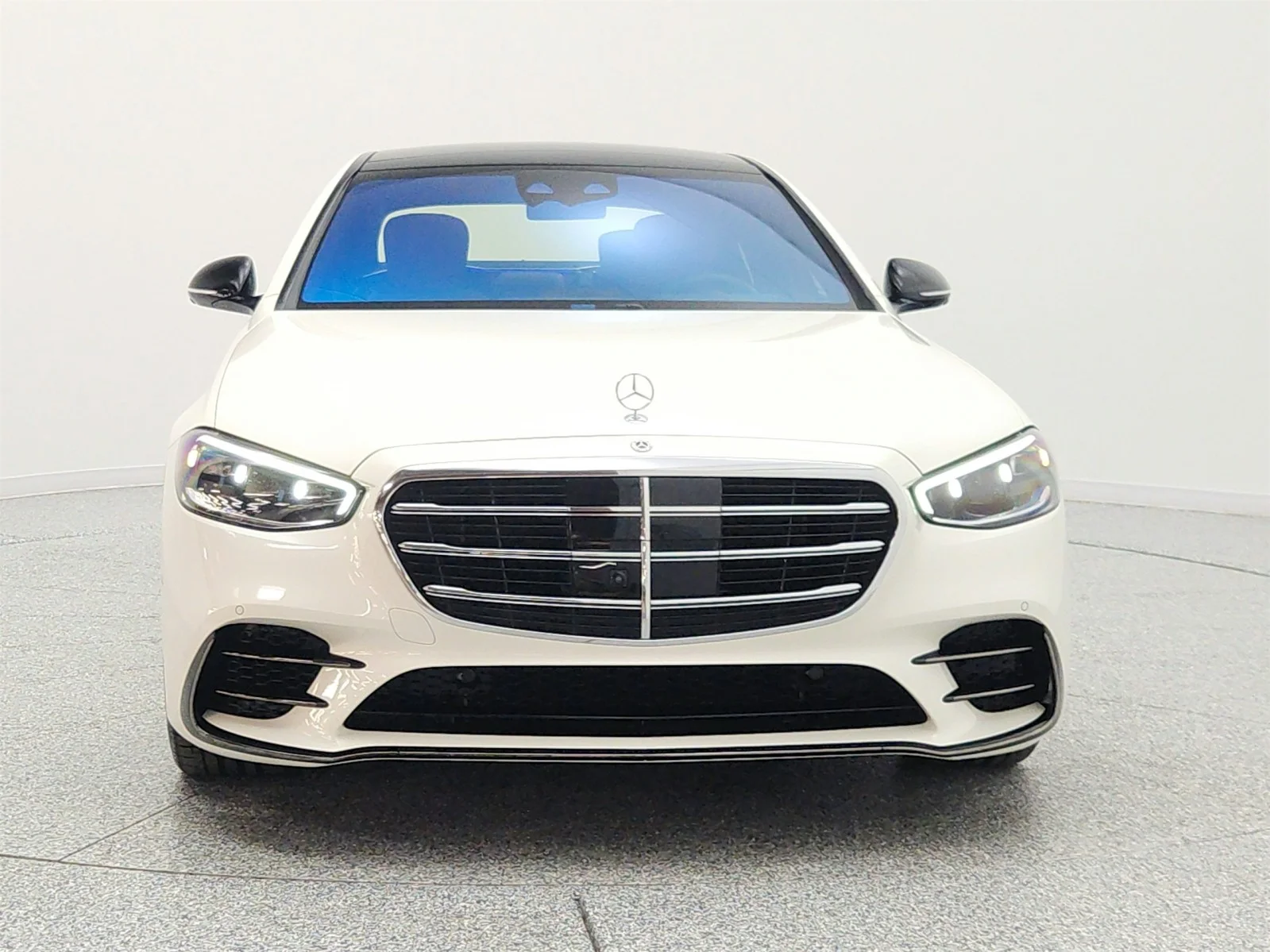 Certified Used 2023 MANUFAKTUR Diamond White Mercedes-Benz S 580 4MATIC® Sedan image 2