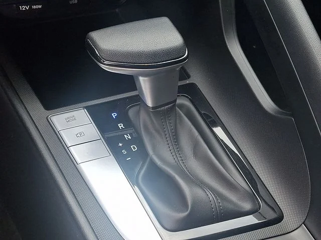 Used 2022 Black Hyundai SEL image 14