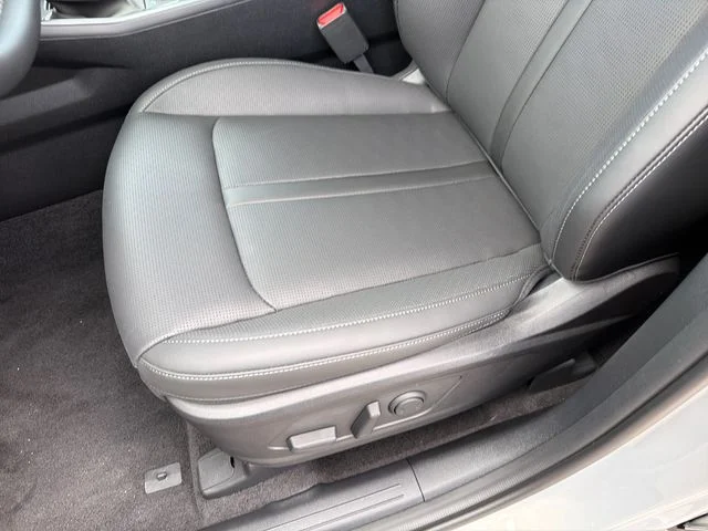 New 2026 Ivory Silver Kia EX image 18