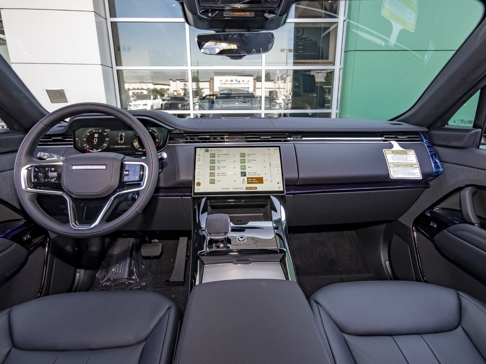 New 2026 Borasco Grey Land Rover SE image 38