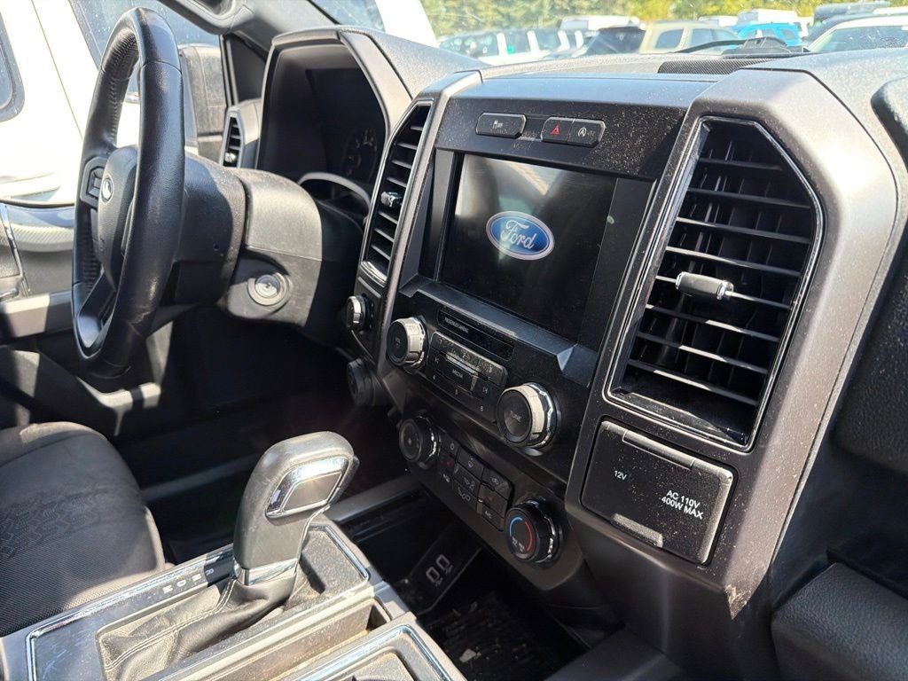 Used 2020 Black Ford XLT image 28