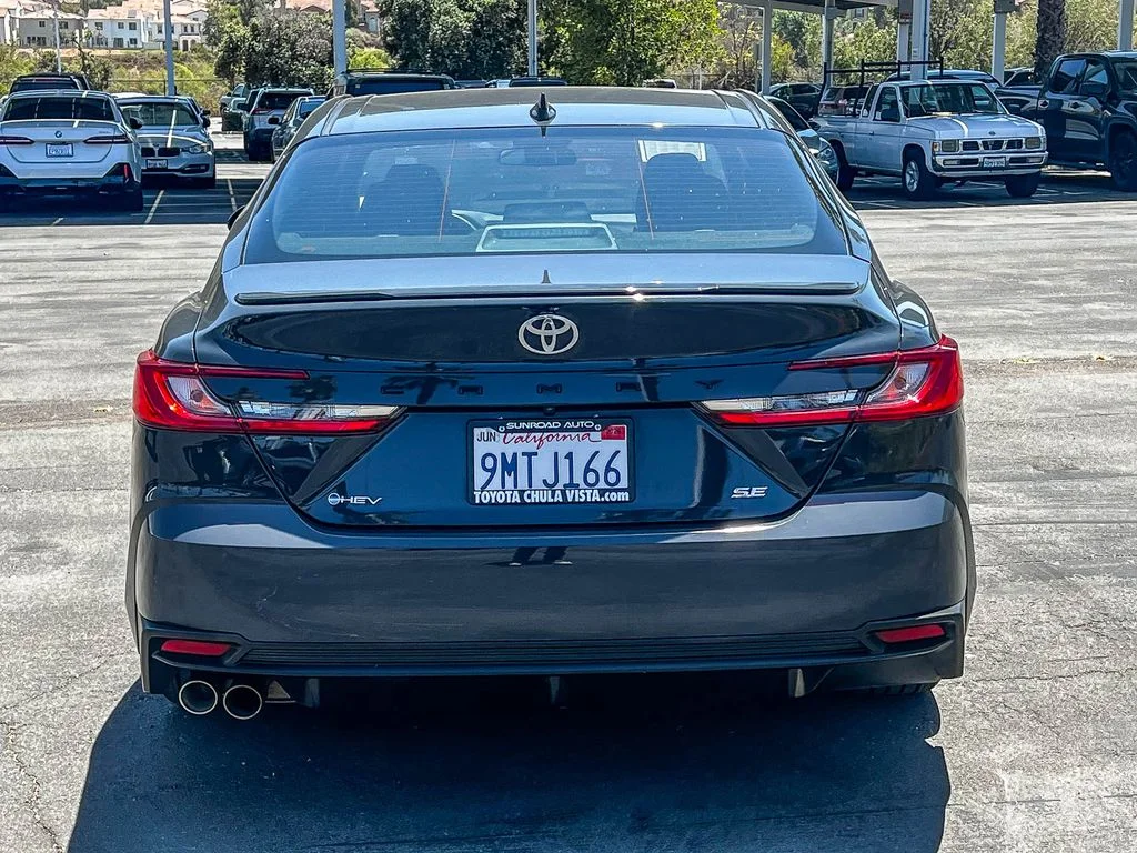Certified Used 2025  Toyota SE image 5