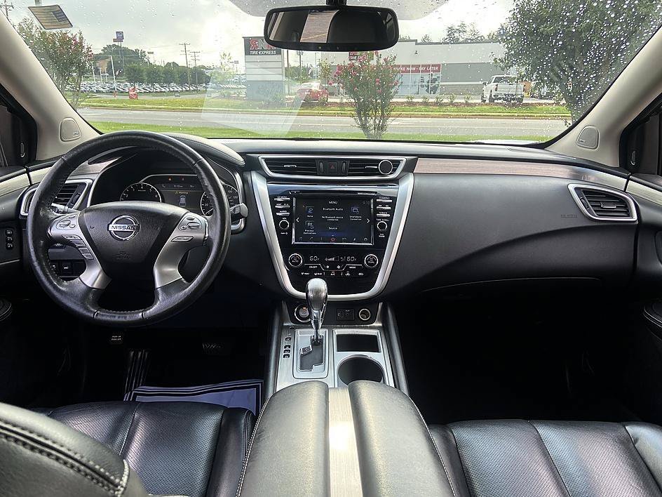 Used 2018 Pearl White Nissan SL image 28
