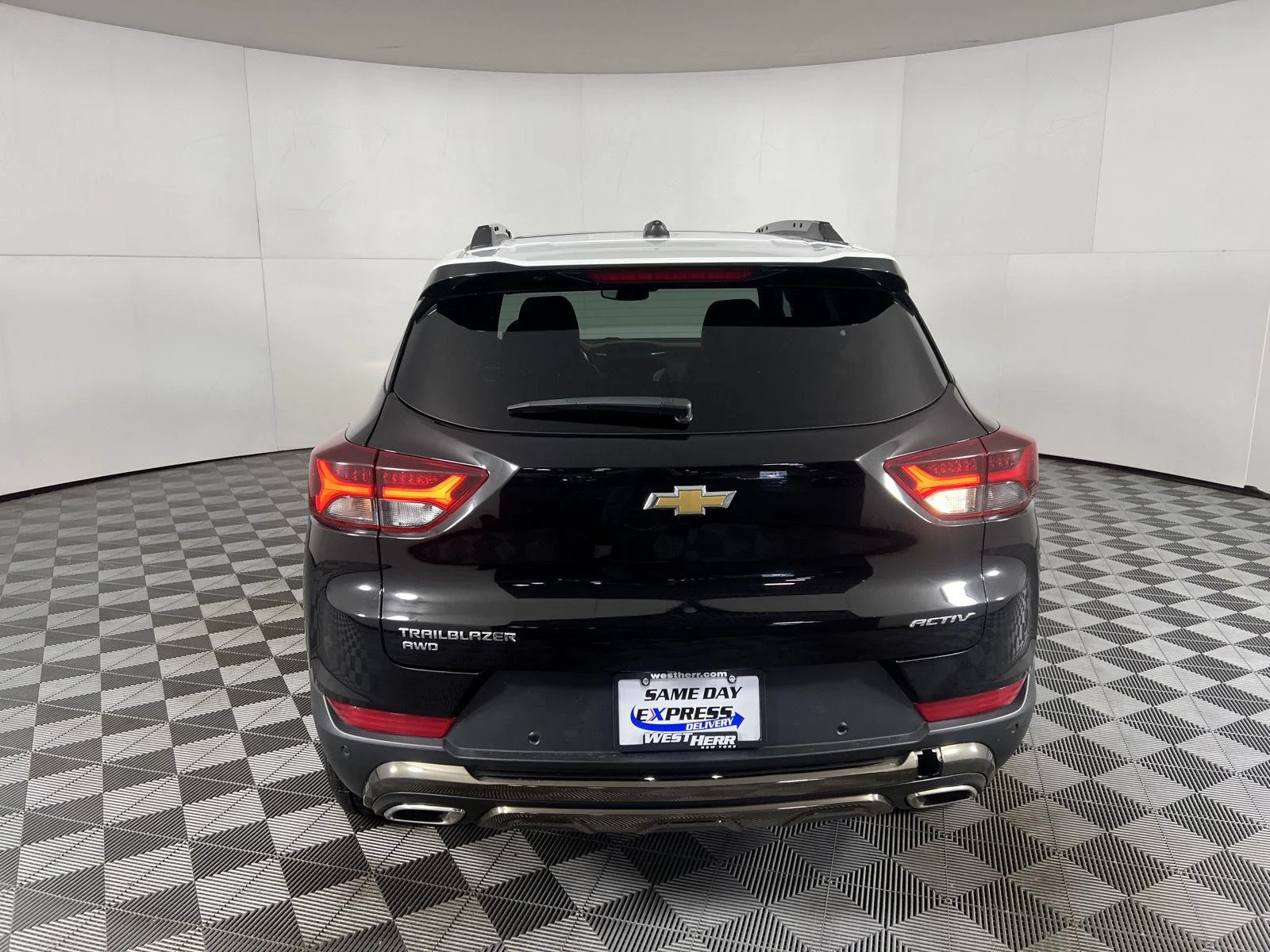 Used 2023 Mosaic Black Metallic Chevrolet ACTIV image 21