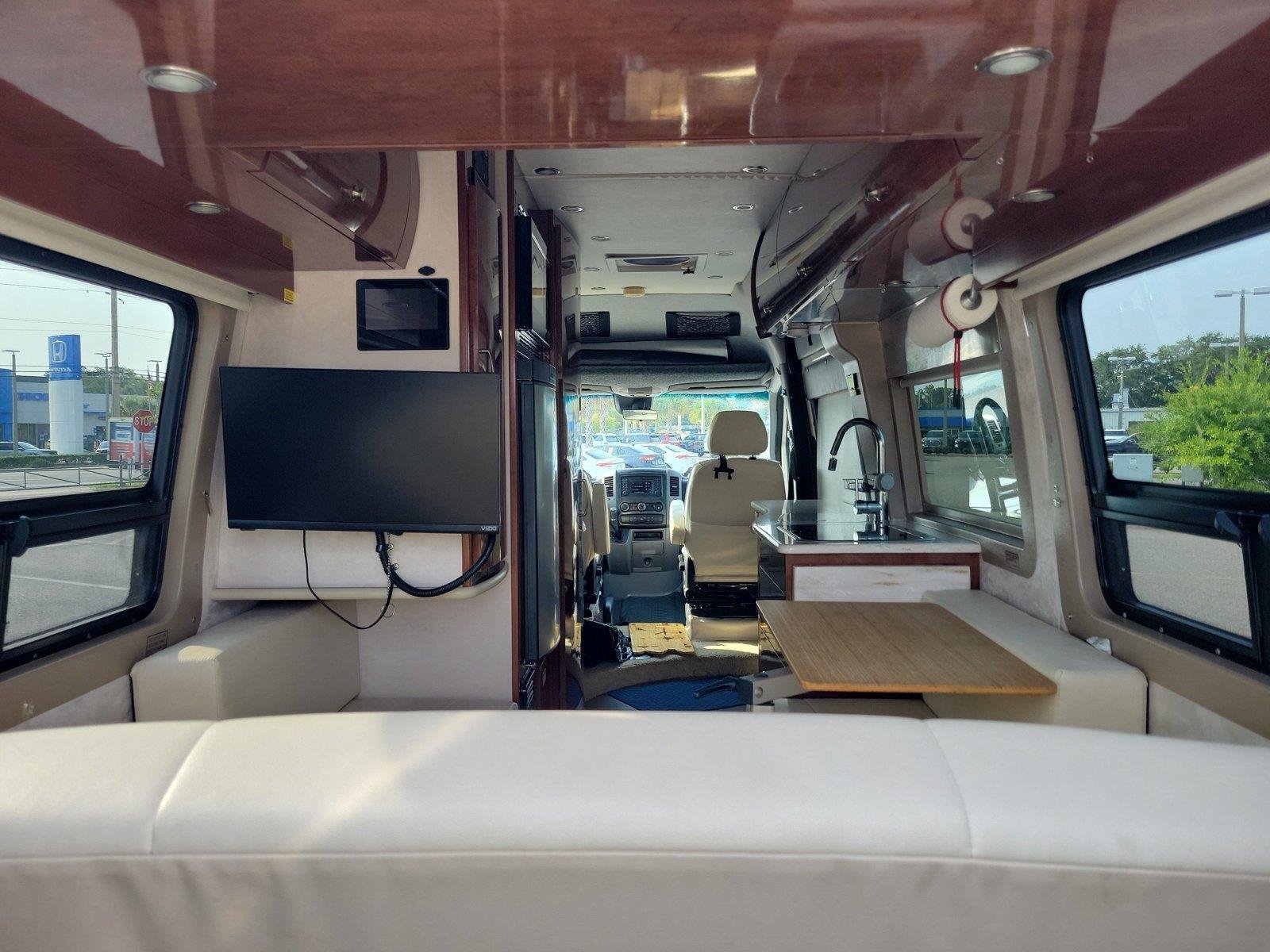 Used 2017  Mercedes-Benz 3500 HIGH ROOF V6 image 10