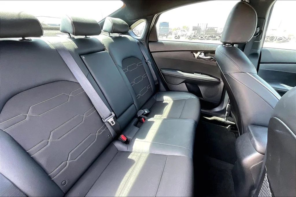 Used 2022 Black Kia GT-Line image 22