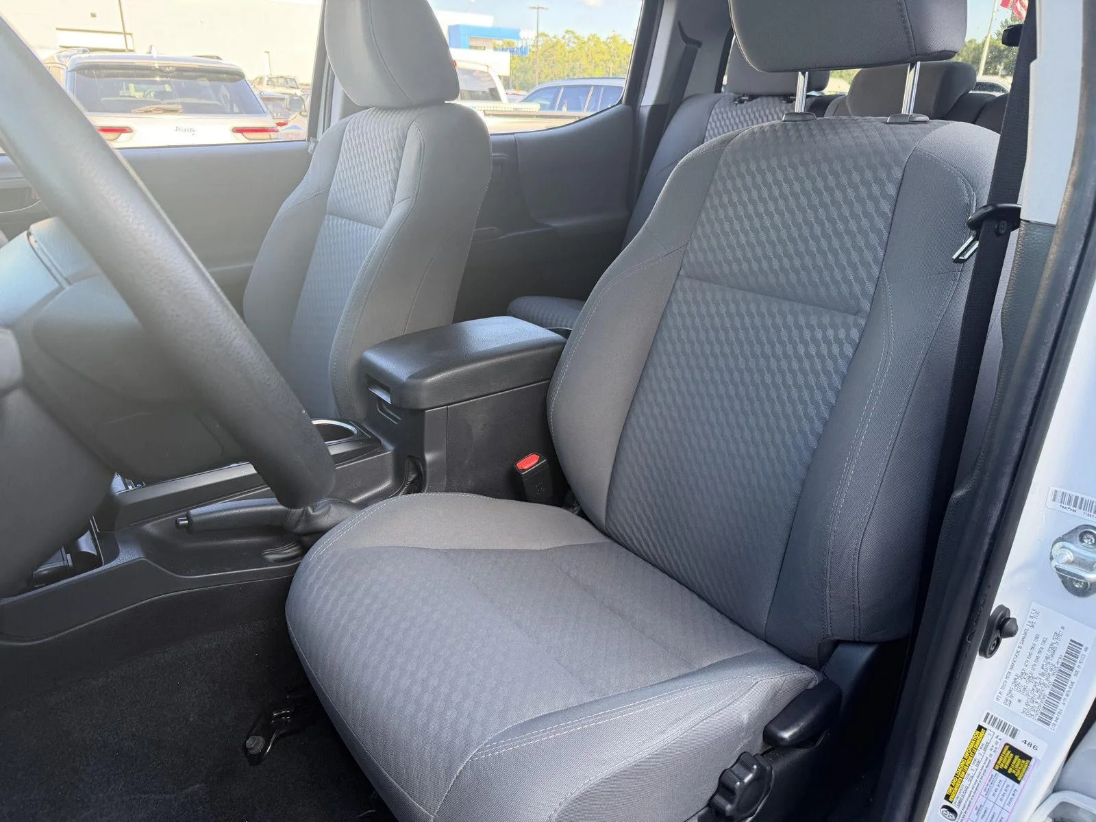 Used 2022 White Toyota SR image 17