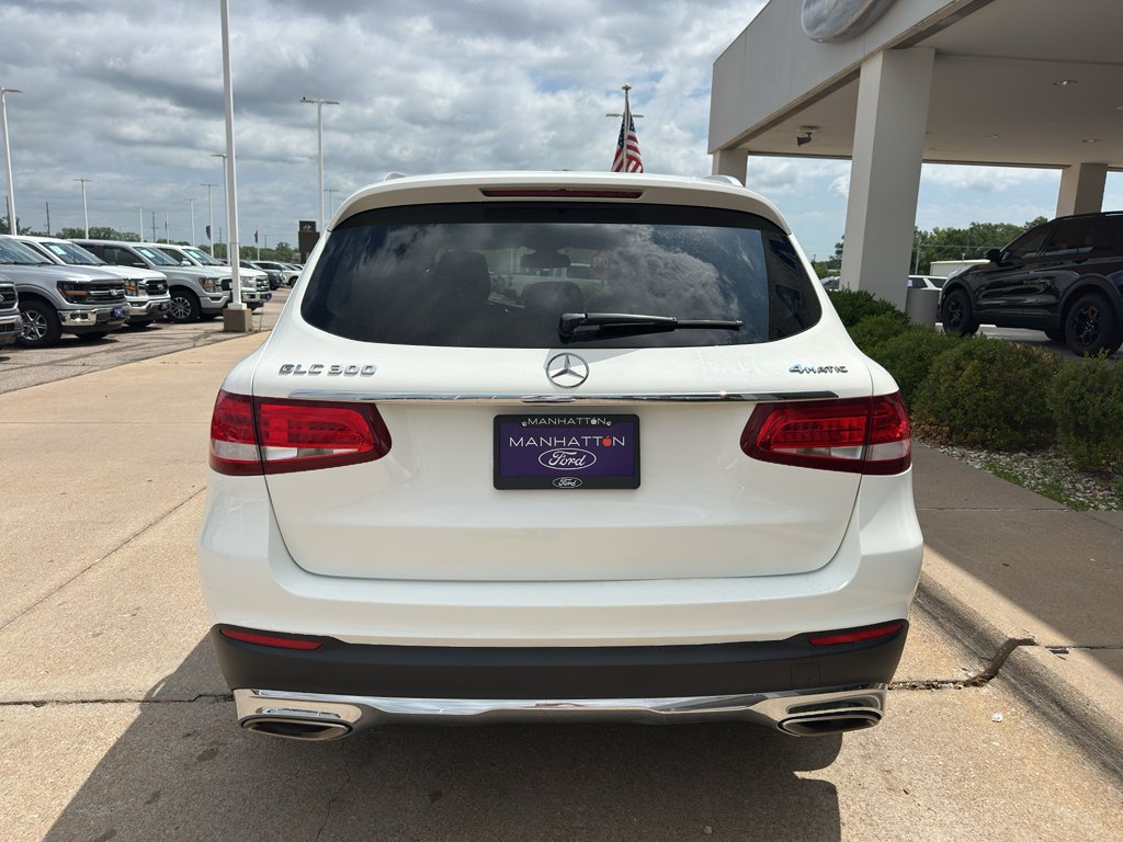 Used 2019 Polar White Mercedes-Benz 300 image 9