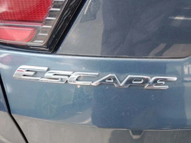Used 2018 Blue Metallic Ford SEL image 10