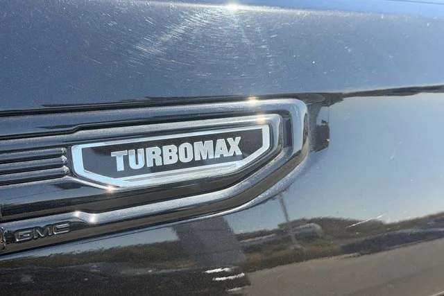 Used 2025 Onyx Black GMC Elevation image 5