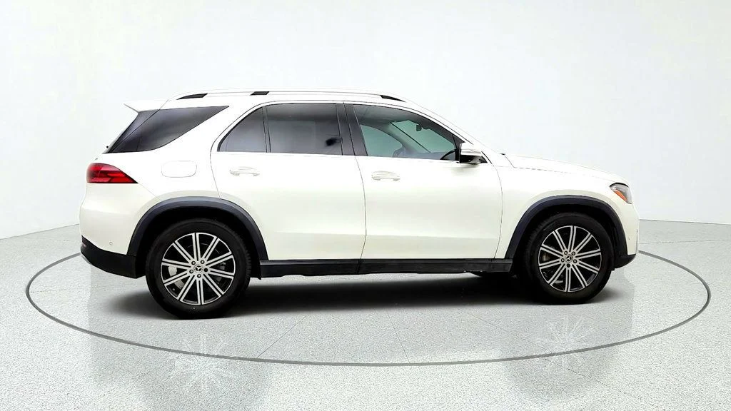 Used 2024 MANUFAKTUR Diamond White Metallic Mercedes-Benz GLE 450 4MATIC® SUV w/ 3rd Row Seating & Driver Assistance Pkg image 4